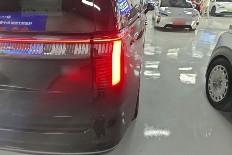 Used Zeekr 009 2022 WE Edition Right Rear Taillight