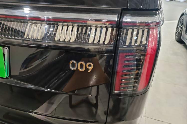 Used Zeekr 009 2022 WE Edition Right Rear Taillight