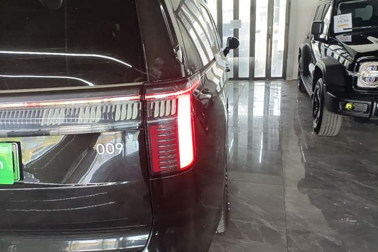 Used Zeekr 009 2022 ME Edition Right Rear Taillight