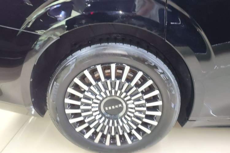 Used Zeekr 009 2022 WE Edition Right Rear Wheel Hub