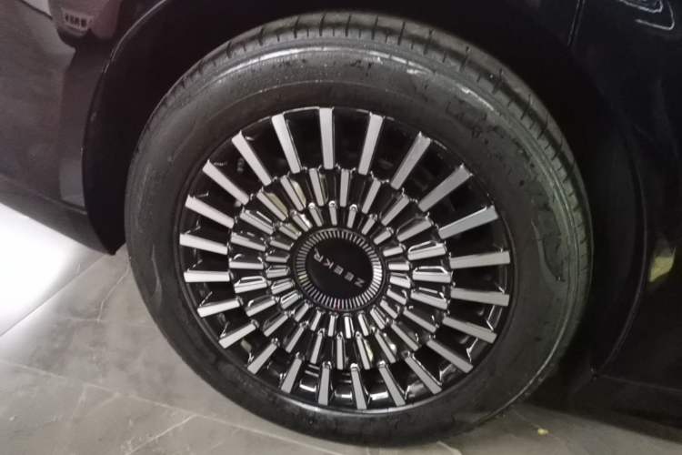 Used Zeekr 009 2022 Revised WE Version Right Rear Wheel Hub