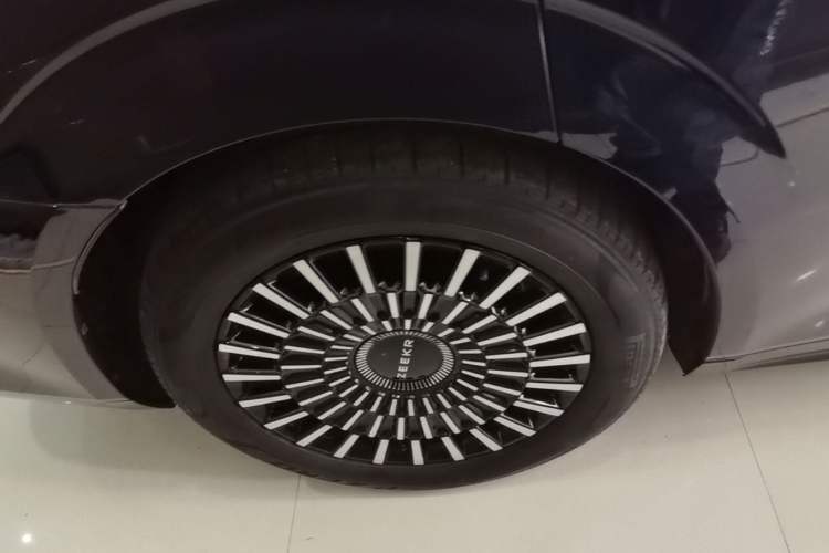 Used Zeekr 009 2022 WE Edition Right Rear Wheel Hub