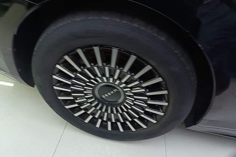 Used Zeekr 009 2022 WE Edition Right Rear Wheel Hub