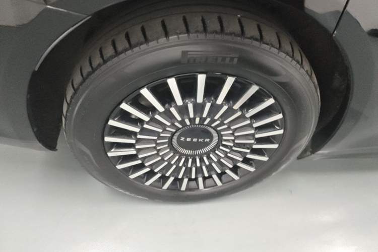 Used Zeekr 009 2022 WE Edition Right Rear Wheel Hub