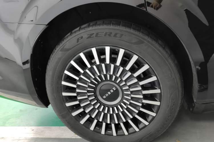 Used Zeekr 009 2022 WE Edition Right Rear Wheel Hub