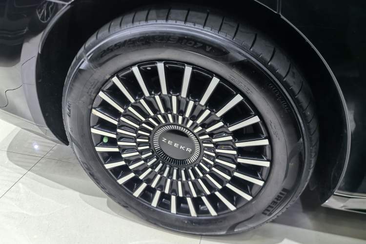 Used Zeekr 009 2022 Revised WE Version Right Rear Wheel Hub
