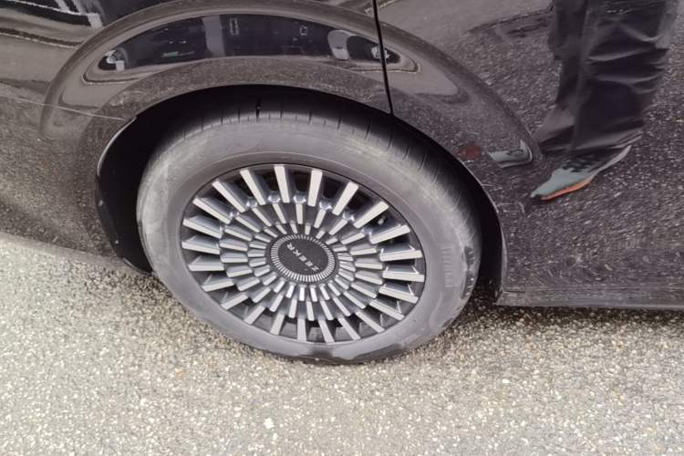 Used Zeekr 009 2022 WE Edition Right Rear Wheel Hub
