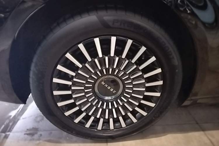 Used Zeekr 009 2022 WE Edition Right Rear Wheel Hub