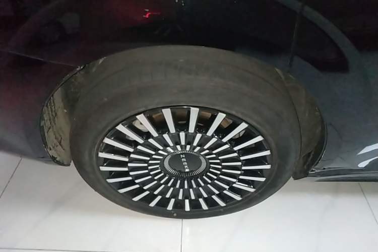 Used Zeekr 009 2022 Revised WE Version Right Rear Wheel Hub