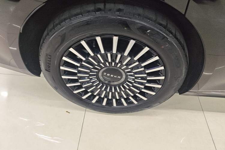 Used Zeekr 009 2022 WE Edition Right Rear Wheel Hub