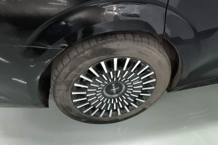 Used Zeekr 009 2022 Revised WE Version Right Rear Wheel Hub