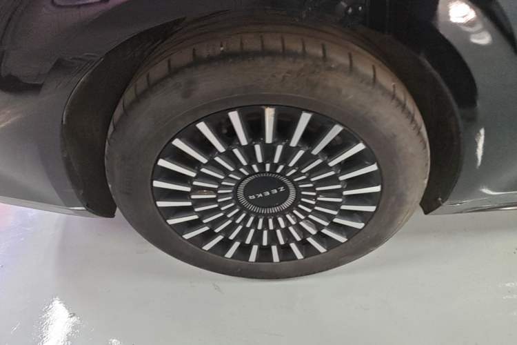 Used Zeekr 009 2022 WE Edition Right Rear Wheel Hub