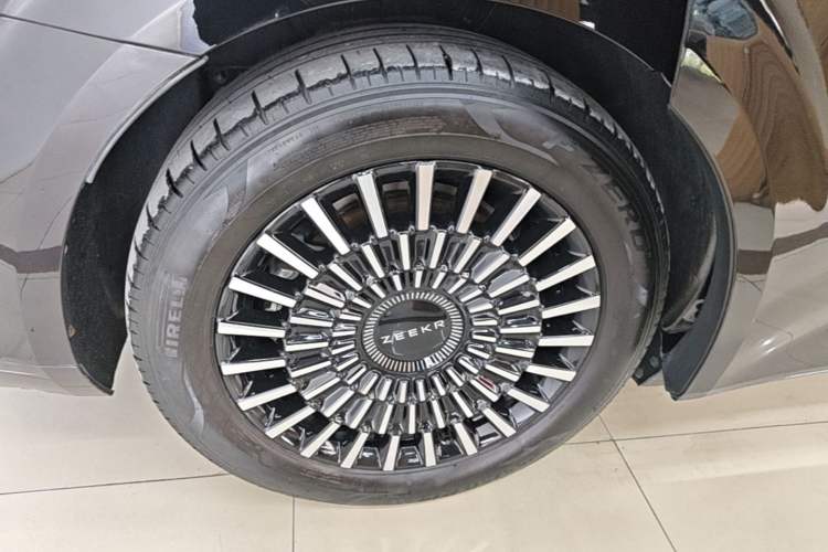Used Zeekr 009 2022 WE Edition Right Rear Wheel Hub