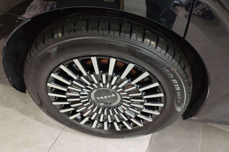 Used Zeekr 009 2022 WE Edition Right Rear Wheel Hub