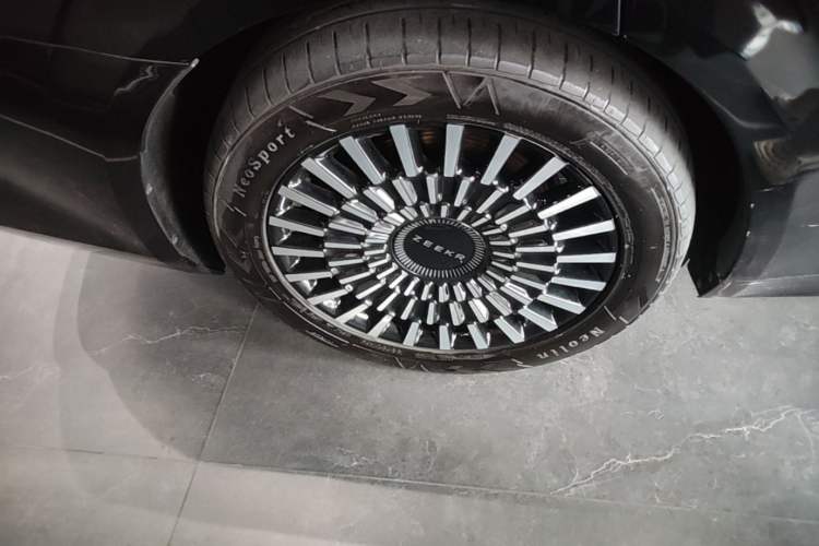 Used Zeekr 009 2022 WE Edition Right Rear Wheel Hub