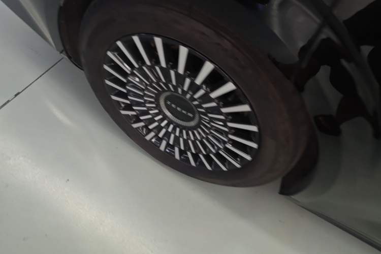 Used Zeekr 009 2022 WE Edition Right Rear Wheel Hub