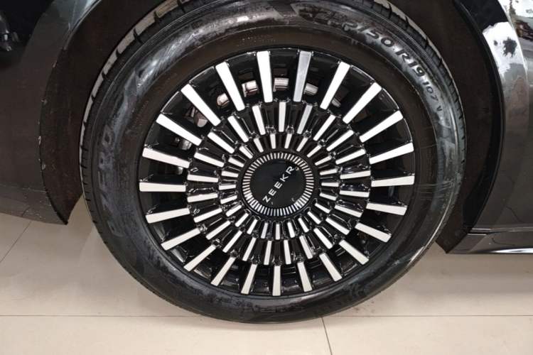 Used Zeekr 009 2022 WE Edition Right Rear Wheel Hub