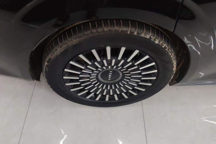 Used Zeekr 009 2022 WE Edition Right Rear Wheel Hub