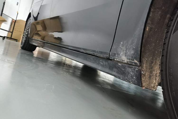 Used Zeekr 009 2022 Revised WE Version Right Side Sill