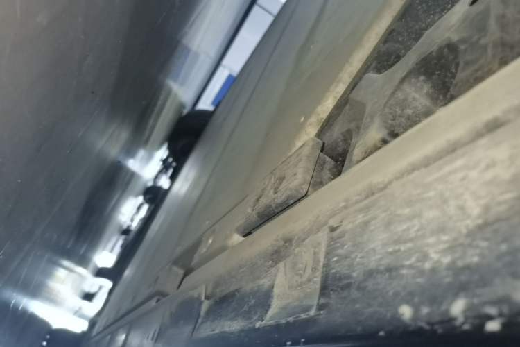 Used Zeekr 009 2022 Revised WE Version Right Side Sill