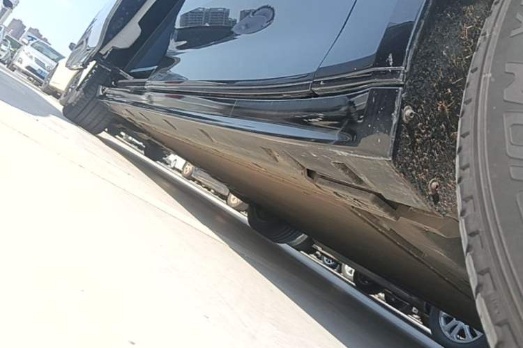 Used Zeekr 009 2022 ME Edition Right Side Sill