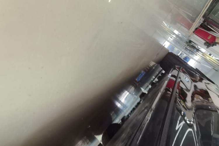 Used Zeekr 009 2022 WE Edition Right Side Sill