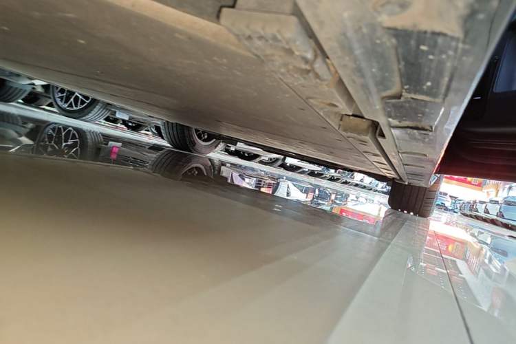 Used Zeekr 009 2022 WE Edition Right Side Sill