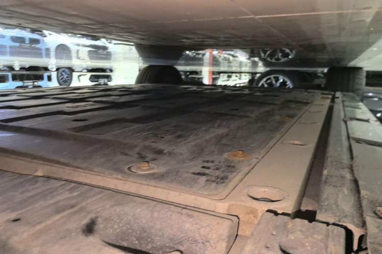 Used Zeekr 009 2022 Revised WE Version Right Side Sill