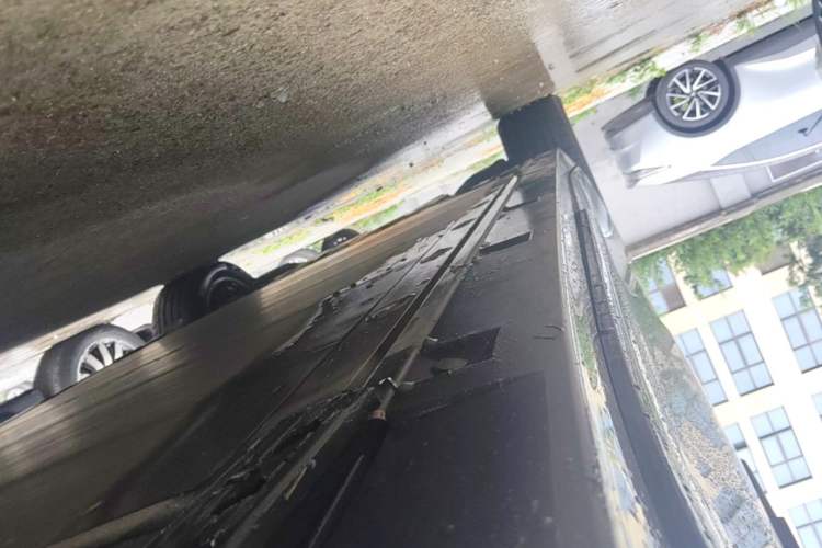 Used Zeekr 009 2022 WE Edition Right Side Sill