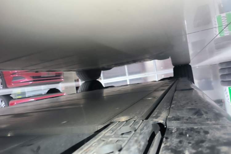 Used Zeekr 009 2022 WE Edition Right Side Sill
