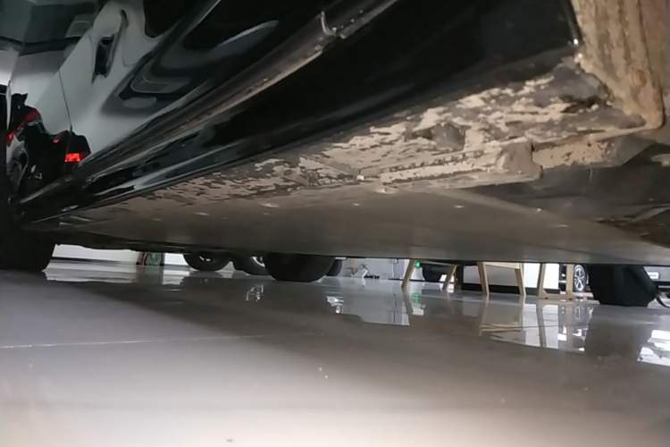 Used Zeekr 009 2022 Revised WE Version Right Side Sill
