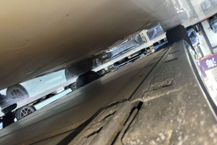 Used Zeekr 009 2022 WE Edition Right Side Sill