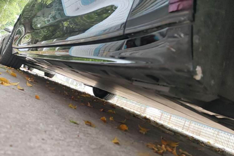 Used Zeekr 009 2022 WE Edition Right Side Sill