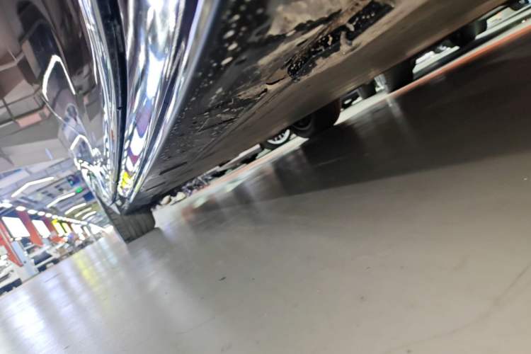 Used Zeekr 009 2022 WE Edition Right Side Sill