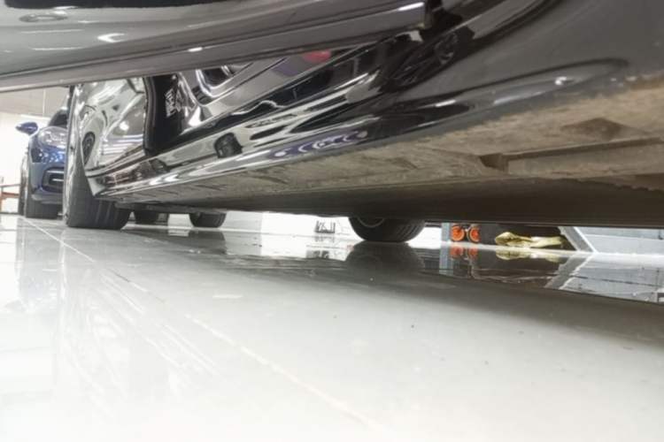 Used Zeekr 009 2022 ME Edition Right Side Sill
