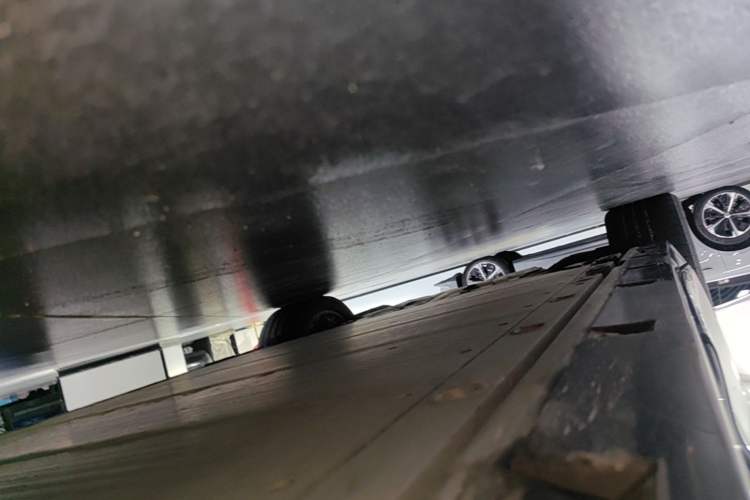 Used Zeekr 009 2022 WE Edition Right Side Sill