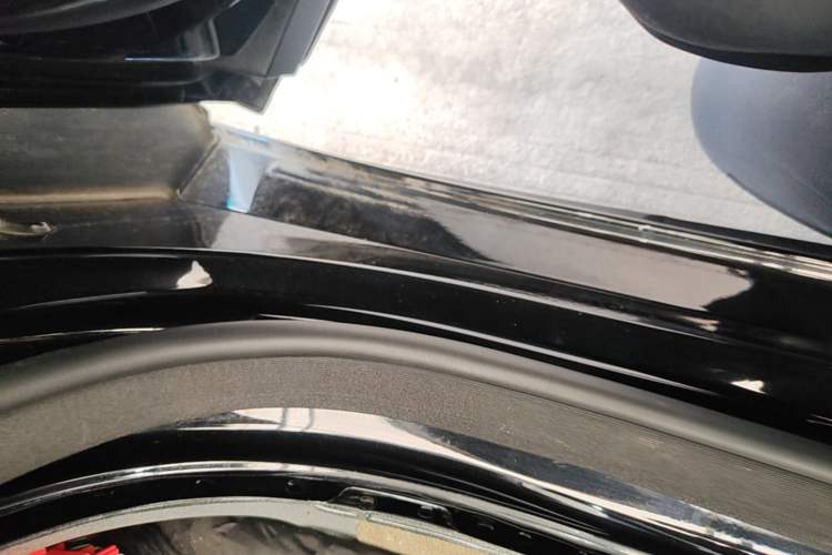 Used Zeekr 009 2022 WE Edition Right Side Sill