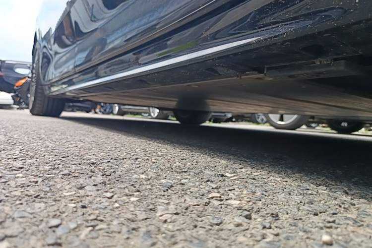 Used Zeekr 009 2022 WE Edition Right Side Sill