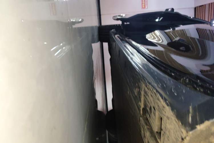 Used Zeekr 009 2022 WE Edition Right Side Sill