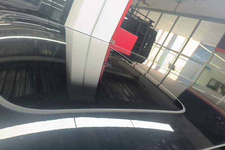 Used Zeekr 009 2022 WE Edition Roof