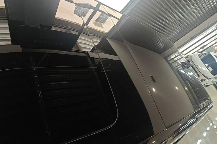 Used Zeekr 009 2022 ME Edition Roof