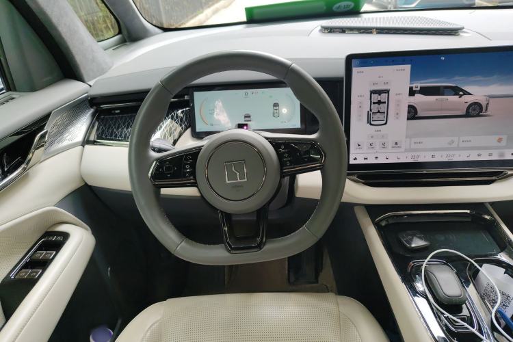 Used Zeekr 009 2022 WE Edition Steering Wheel