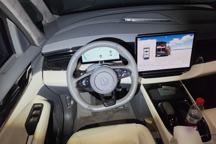 Used Zeekr 009 2022 WE Edition Steering Wheel