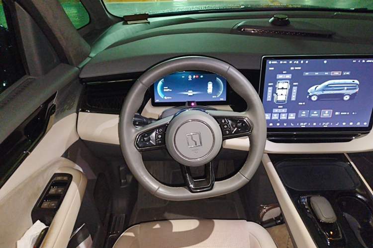 Used Zeekr 009 2022 WE Edition Steering Wheel