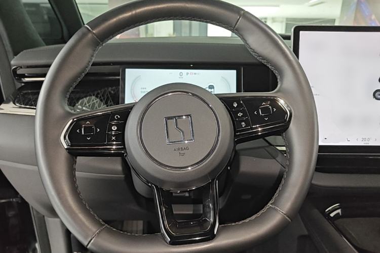 Used Zeekr 009 2022 WE Edition Steering Wheel