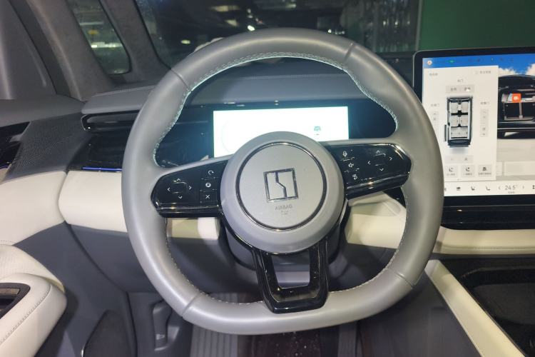 Used Zeekr 009 2022 Revised Model ME Edition Steering Wheel