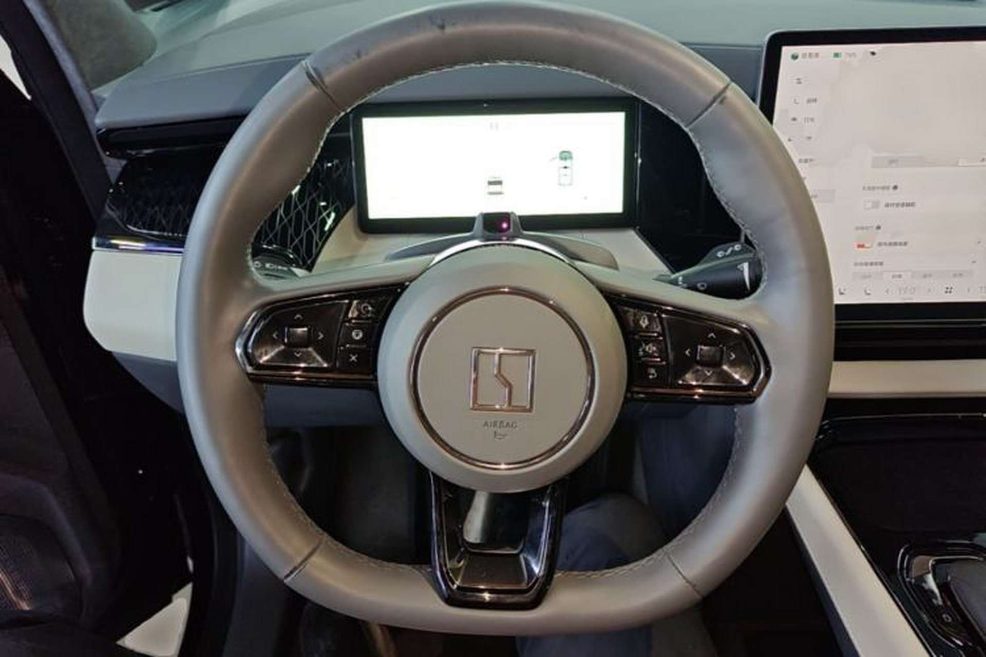 Used Zeekr 009 2022 WE Edition Steering Wheel