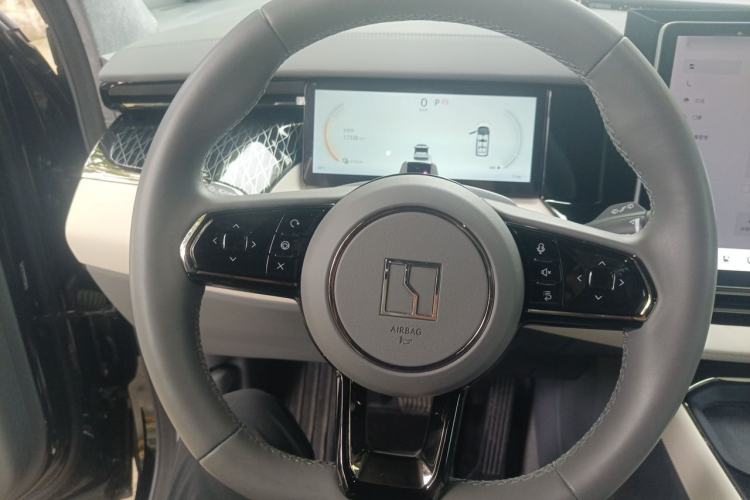 Used Zeekr 009 2022 WE Edition Steering Wheel