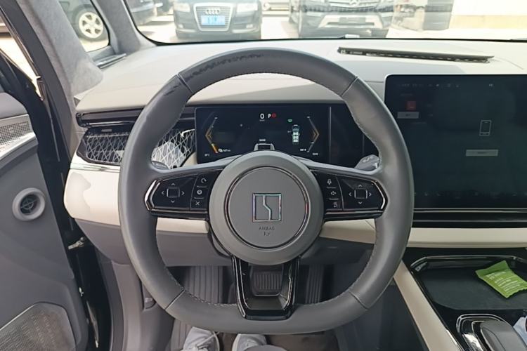 Used Zeekr 009 2022 WE Edition Steering Wheel