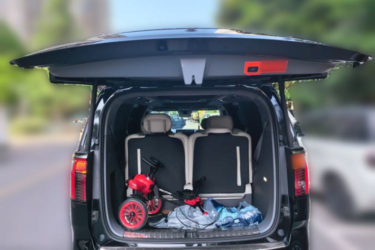 Used Zeekr 009 2022 WE Edition Trunk